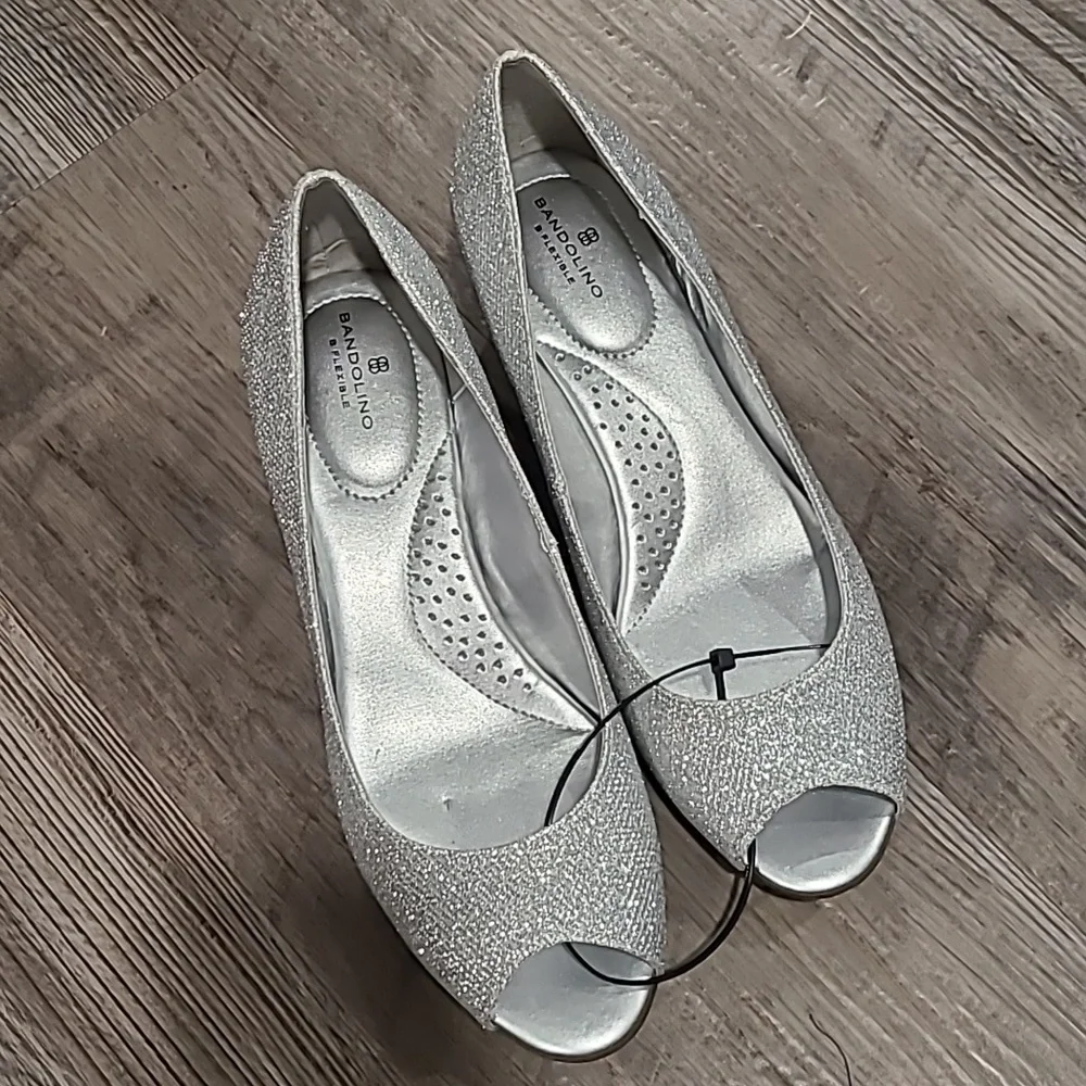 Bandolino Silver Metallic Candra Wedge Pump Size 9.5